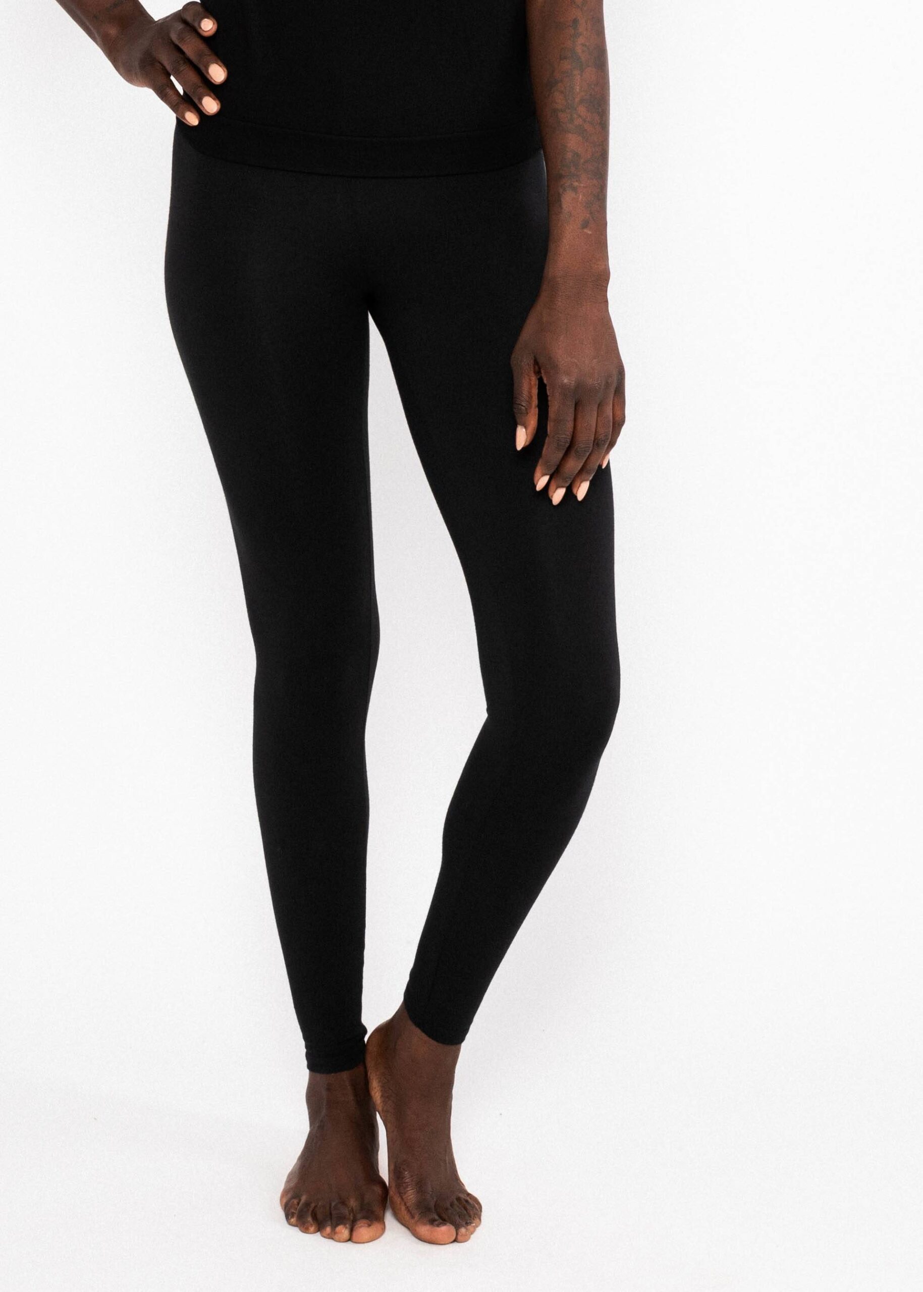 blutsgeschwister_lovely_legs_black_and_strong_leggings_schwarz_196250_388070
